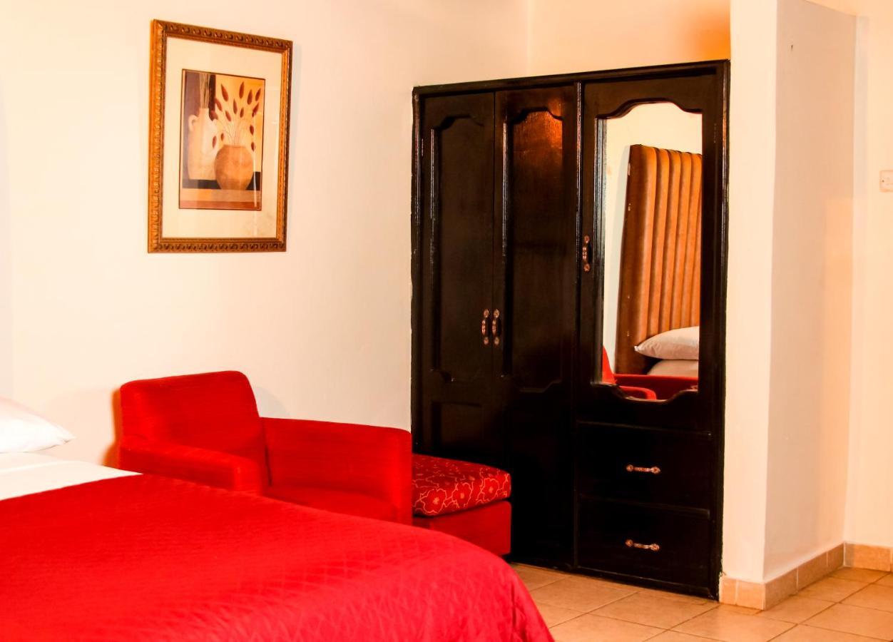 The Stafford Lodge ฟรีทาวน์ ภายนอก รูปภาพ